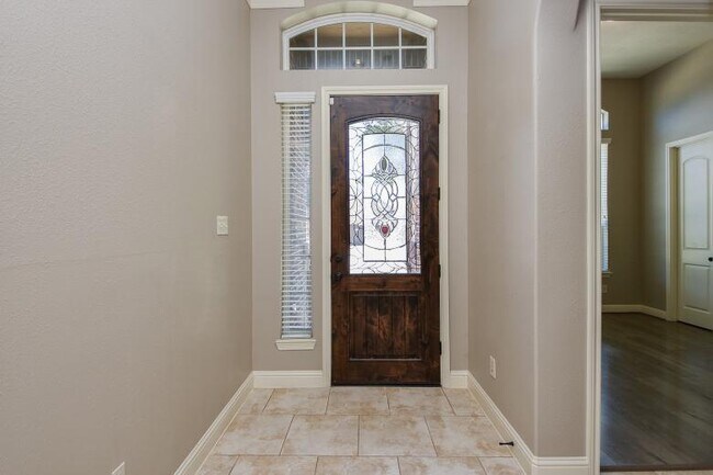 Foto del edificio - 6615 Rising Hills Ln