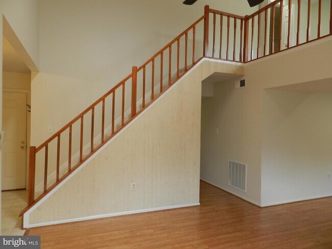 Foto del edificio - 7731 Inversham Dr