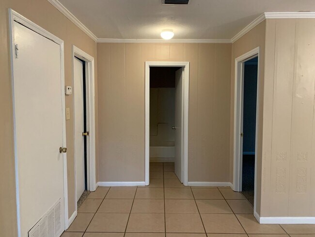 Foto del edificio - 2 Bedroom/1 Bath Duplex located in Valdosta