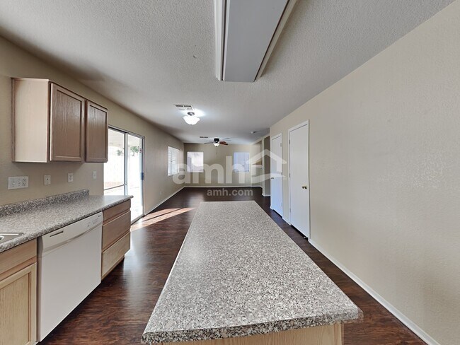 Foto del edificio - 5129 Meadow Rock Ave