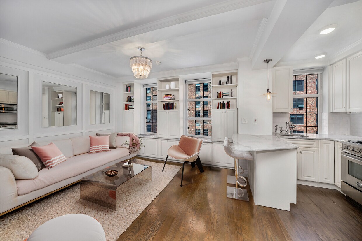 Primary Photo - 465 W 23rd St