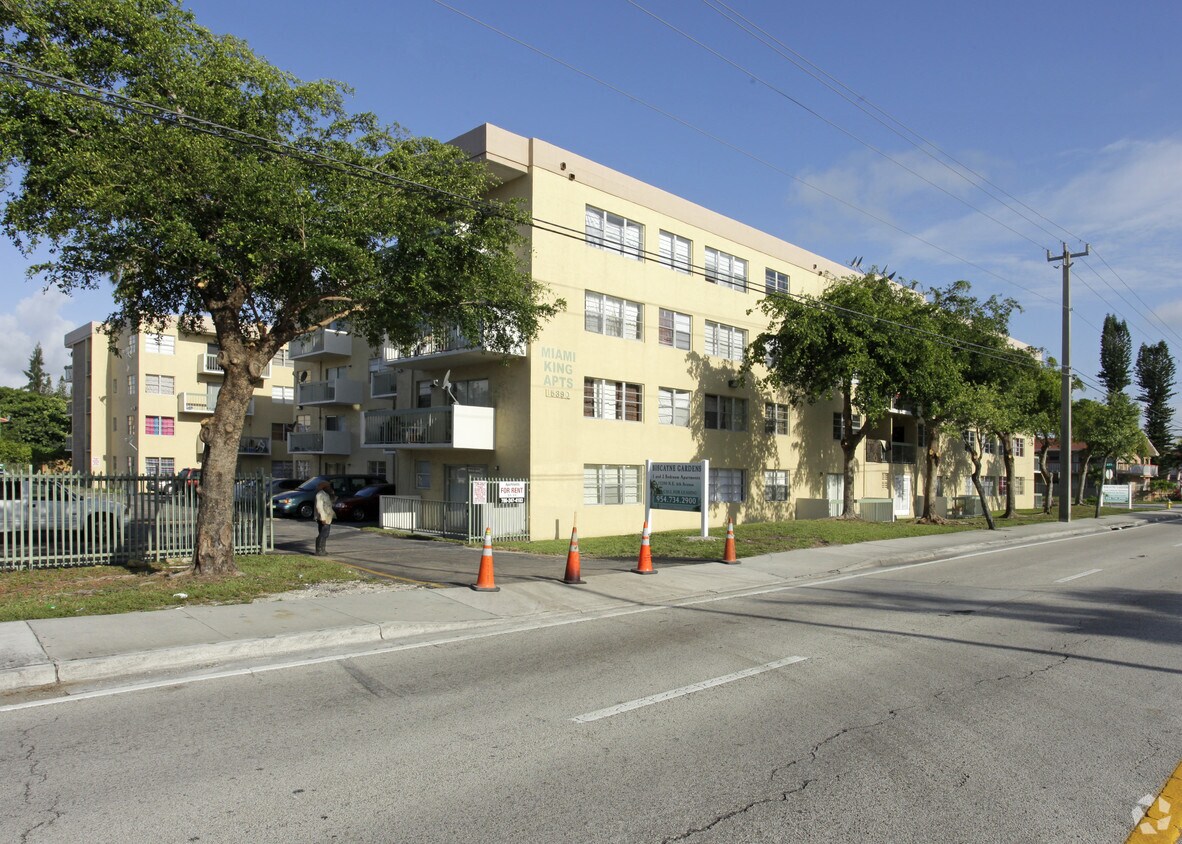 Foto principal - Biscayne Gardens Apartments