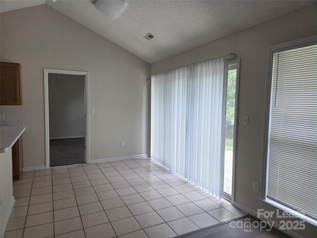 Building Photo - 141 Eagle Ct