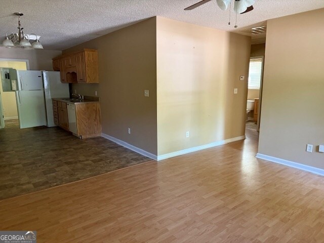 Foto del edificio - 57 Crestwood Dr