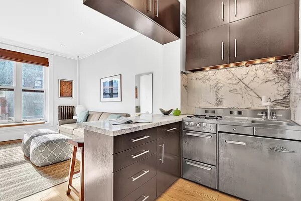 Foto del edificio - 453 W 22nd St