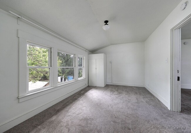 Building Photo - 6015-6017-6017 SE 99th Ave