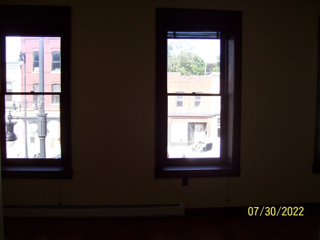 Fully Functional Windows - 751 N Salina St