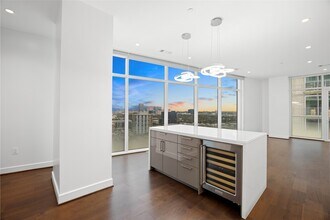 Building Photo - 4521 San Felipe St