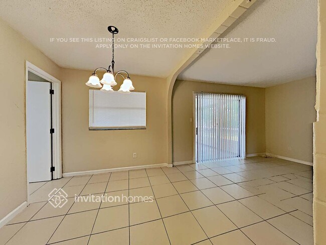 Foto del edificio - 1445 Guinevere Dr