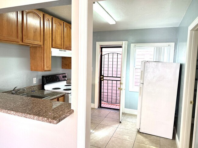 Building Photo - 6120