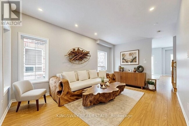 Building Photo - 84 Abbotsbury Dr