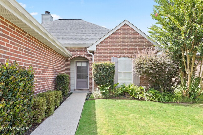 Foto del edificio - 133 Wild Rose Ln