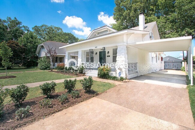 Building Photo - Beautiful 3/3 Craftsman in a Great Midtown...
