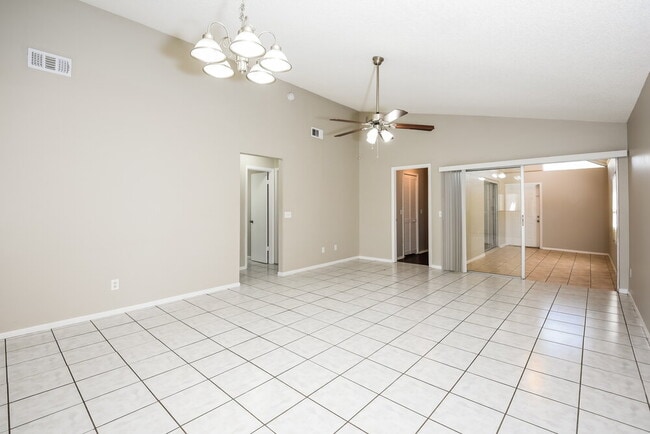Building Photo - 7827 Farnsworth Ct