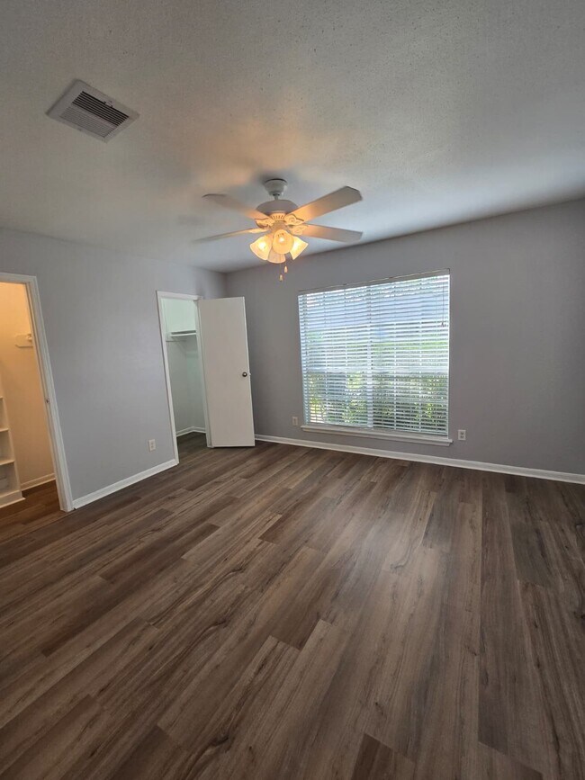 Foto del edificio - 1193 Lyric Ln