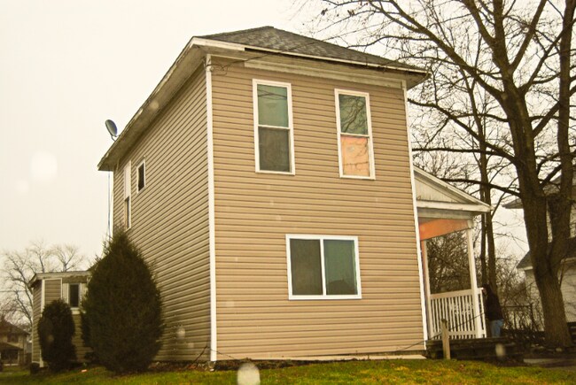 Building Photo - 84 Curtis Ave