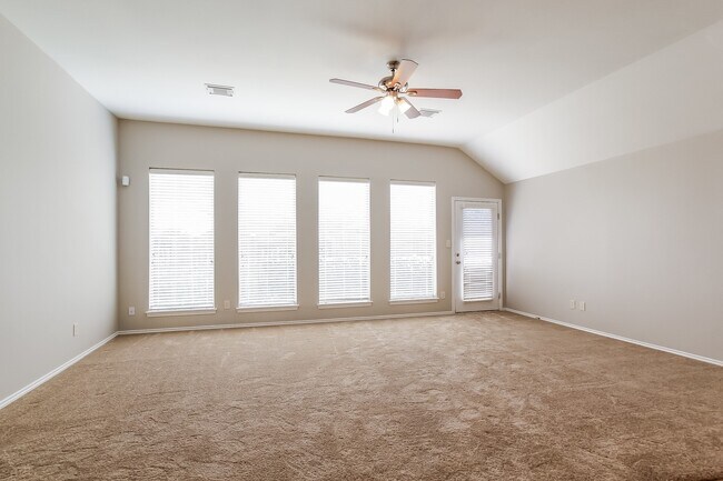 Foto del edificio - 2703 Facet Creek Dr