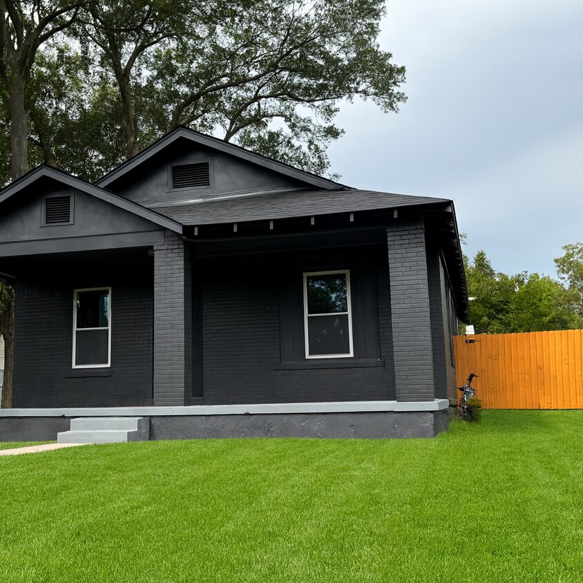 Foto principal - 2760 Lola Ave