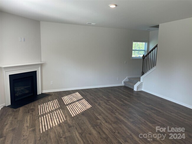 Foto del edificio - 519 Stroupe Rd