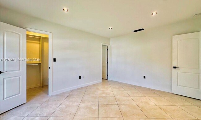 Foto del edificio - 21020 NE 18th Ct