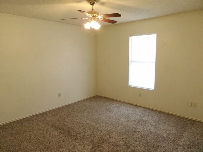 Building Photo - Beautiful Home Located In Shadow Hills & F...