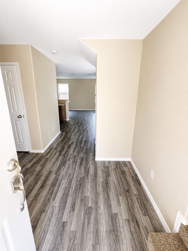 Building Photo - 3 BED / 2.5 Bath AVAILABLE NOW, APPLY TODAY ON OUR WEBSITE!!