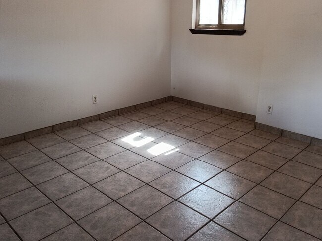 Foto del edificio - 3 Bedroom, 2 Bathroom Home! Schedule a Showing!