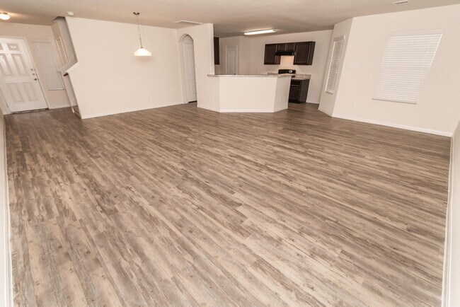 Building Photo - 5488 Quail Cove Ln