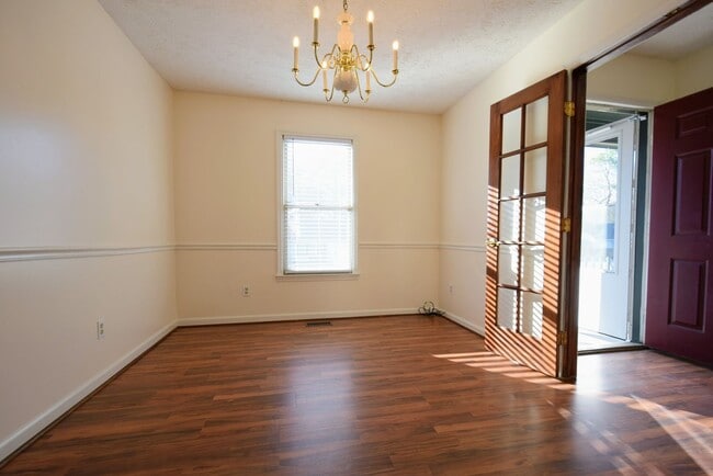 Building Photo - Robinwood Estates
