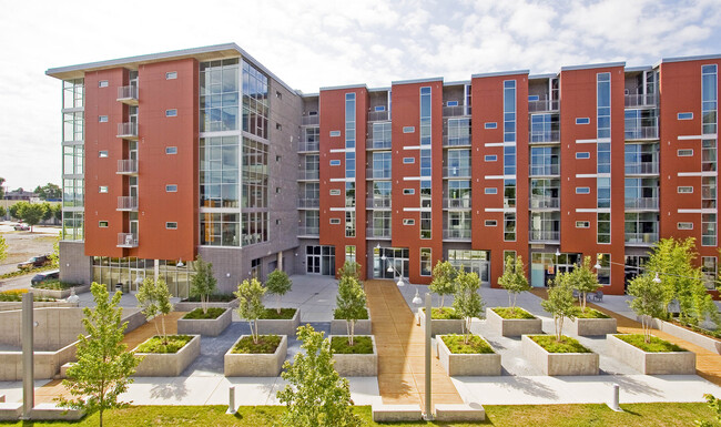 Building Photo - 2115 Yeaman Pl