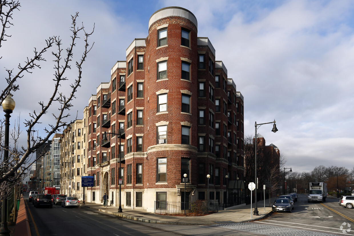 Primary Photo - Hemenway Apartments