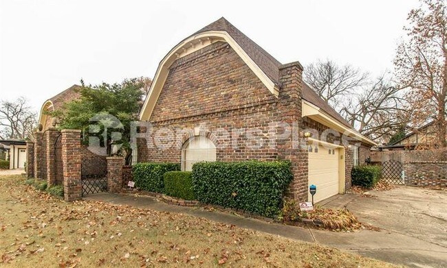 Building Photo - 6720 E 69th St