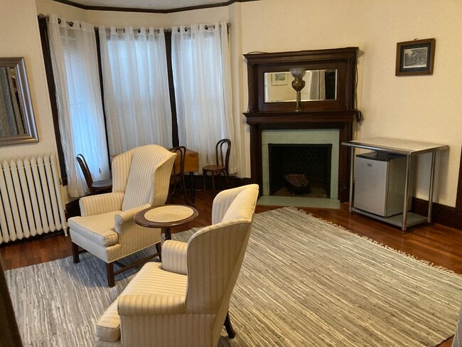 Building Photo - 110 Grovers Ave