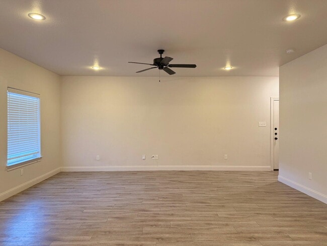 Building Photo - 1708 102nd St
