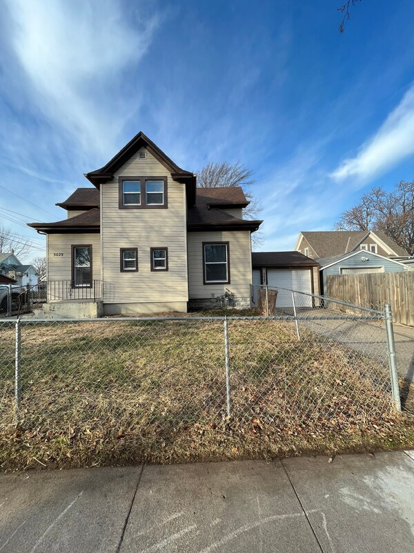Primary Photo - 3029 N 47th St