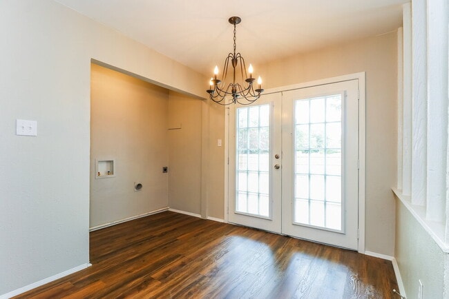 Building Photo - 3805 Bee Tree Ln