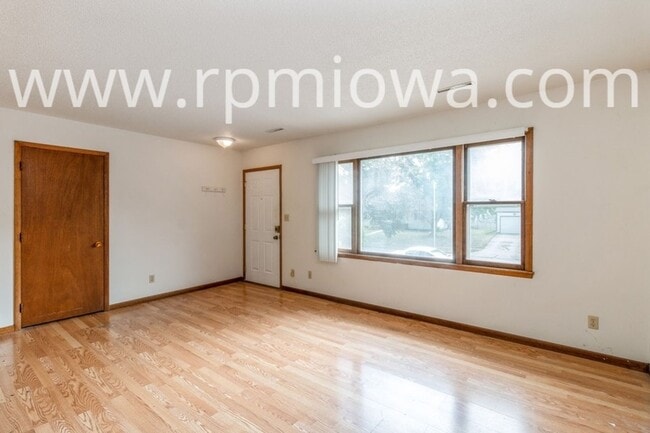 Building Photo - 209 Todd Cir