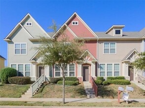 Building Photo - 5421 Dolores Pl