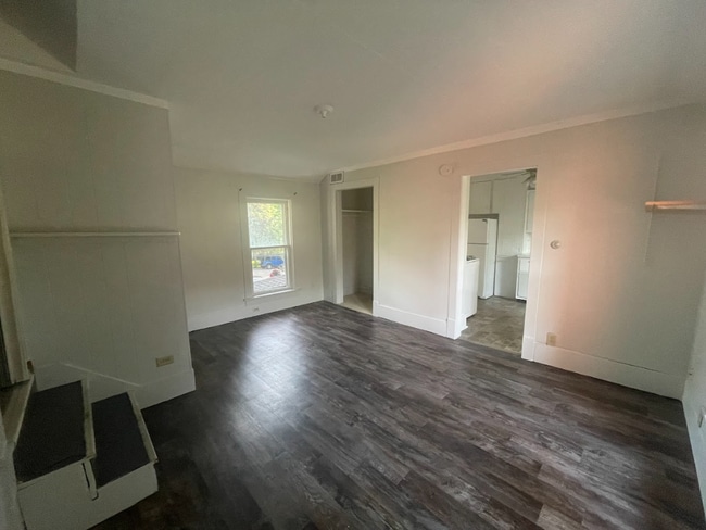 Building Photo - 161 N Prairie St