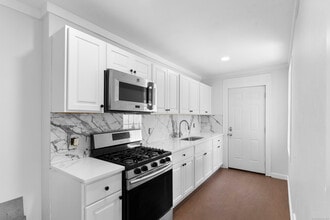 Building Photo - 366 Remington St
