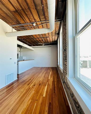 Foto principal - 201 E Chambers St
