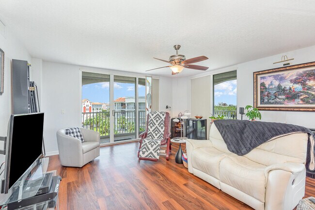 Foto del edificio - 8903 Laguna Ln
