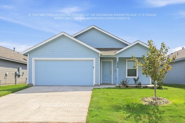 Building Photo - 3950 Saddleback Dr