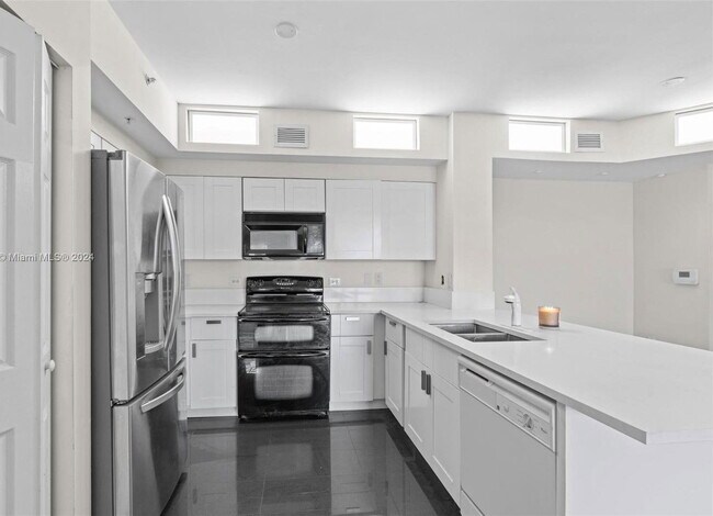 Building Photo - 2480 E Preserve Way