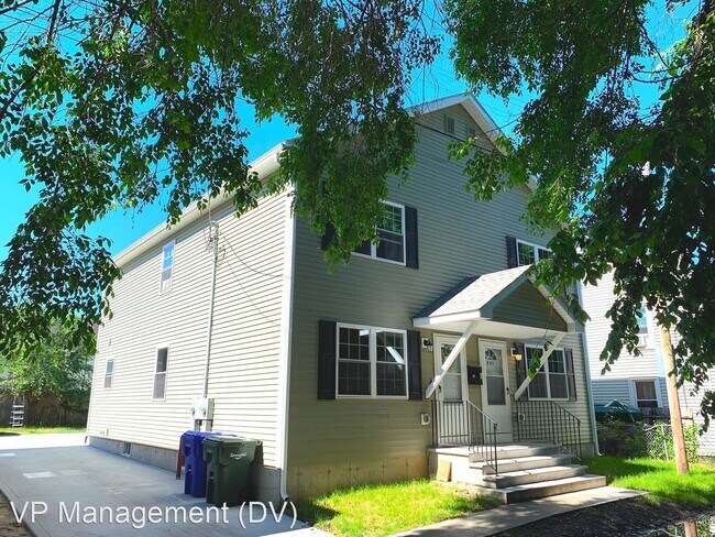 Building Photo - 241-247 Water St