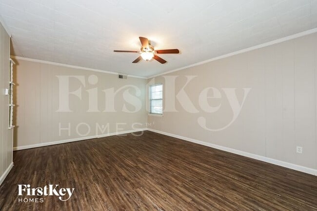 Building Photo - 1805 Dorothy Dr