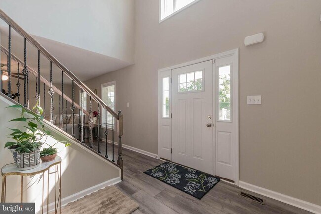 Building Photo - 342 Europa Way