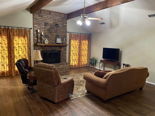 Building Photo - Beautiful 3 Bedroom Shreveport Home