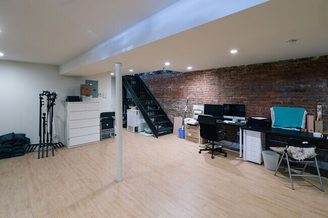 Building Photo - 716 Knickerbocker Ave