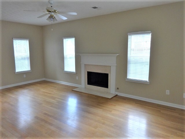Building Photo - 3385 English Oaks Drive NW